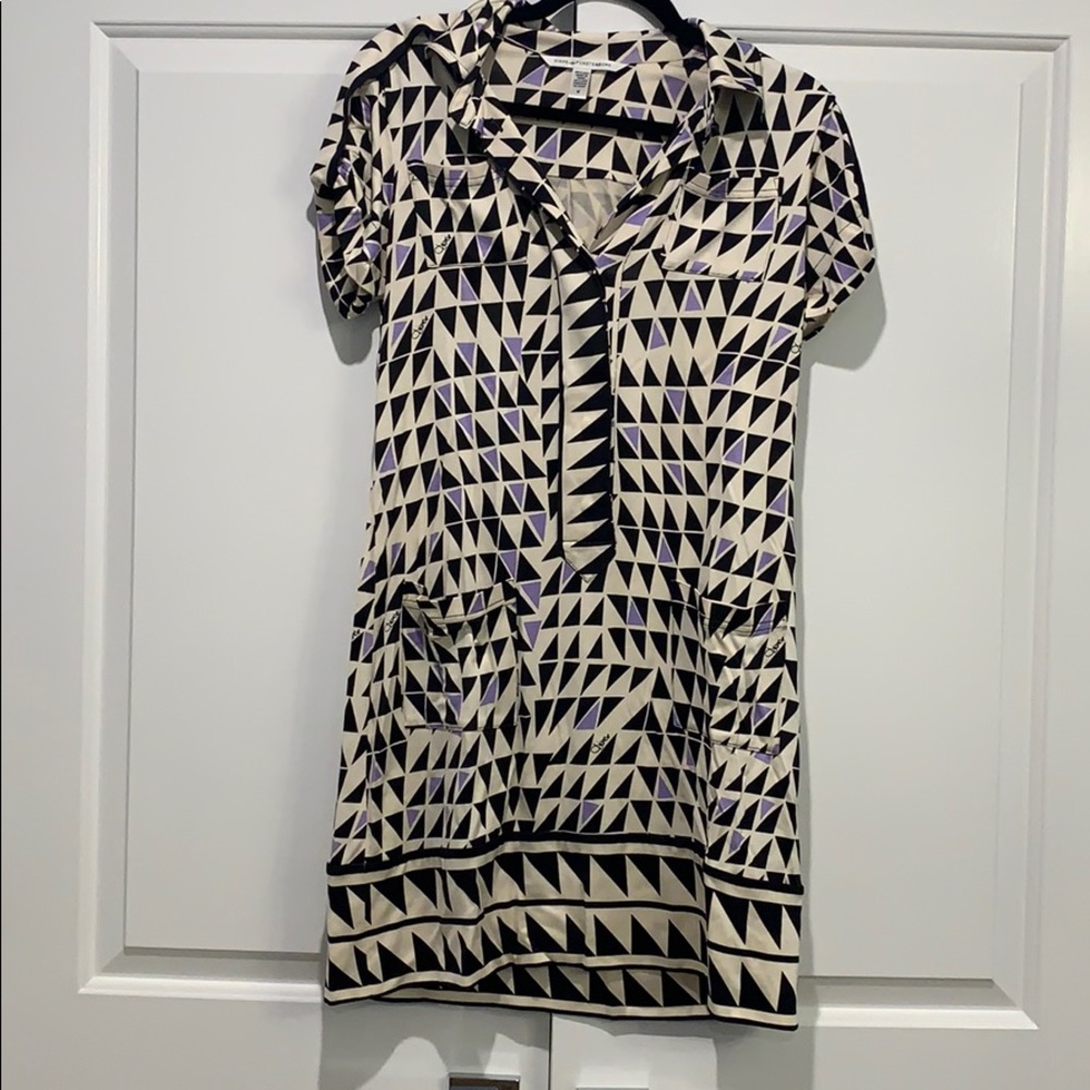 Gorgeous Diane von Furstenberg silk mini dress